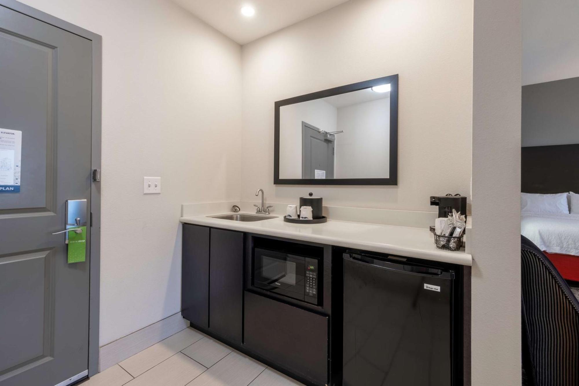 Hampton Inn & Suites Dupont Buitenkant foto